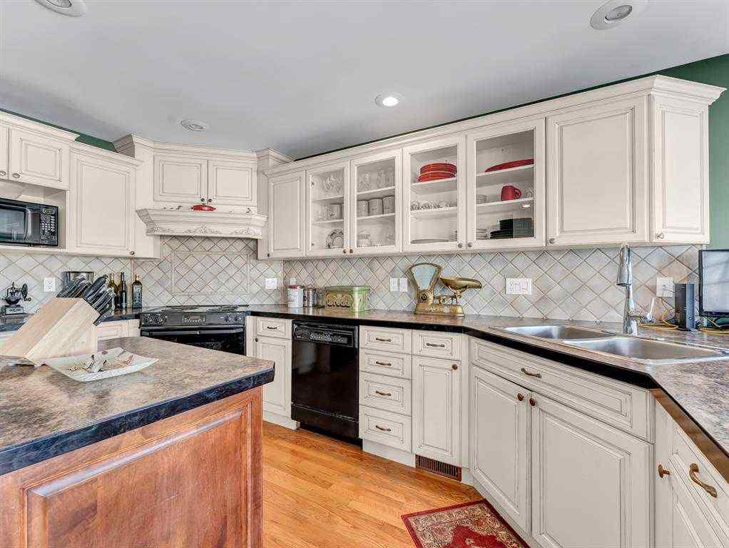 MLS&reg; # A2270364 - 258 1 Street SE in SE Hill Medicine Hat, Residential Open Houses