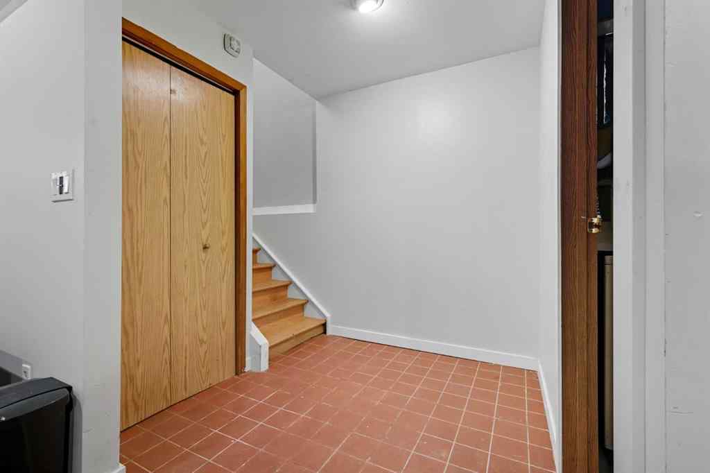 MLS® A2270368 - 1137 Berkley Drive NW in Beddington Heights Calgary, Residential