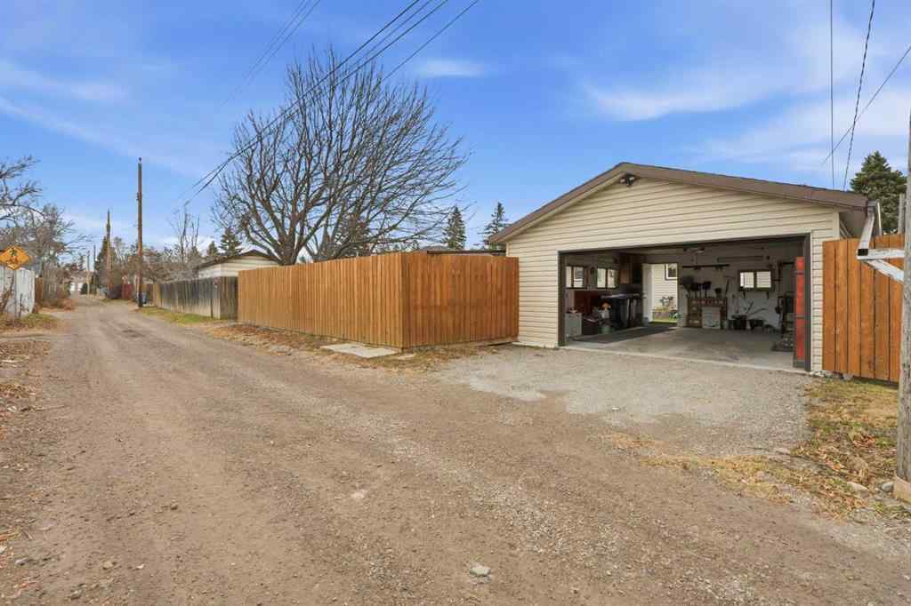 MLS® A2270370 - 4501 Fordham Crescent SE in Forest Heights Calgary, Residential