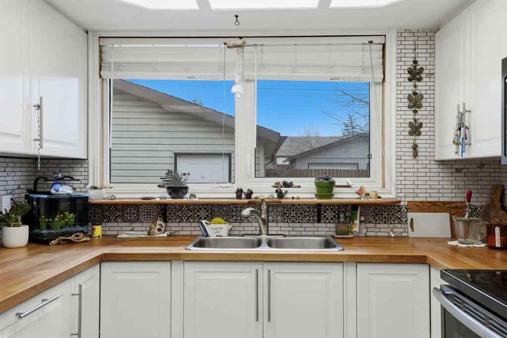 MLS® A2270370 - 4501 Fordham Crescent SE in Forest Heights Calgary, Residential