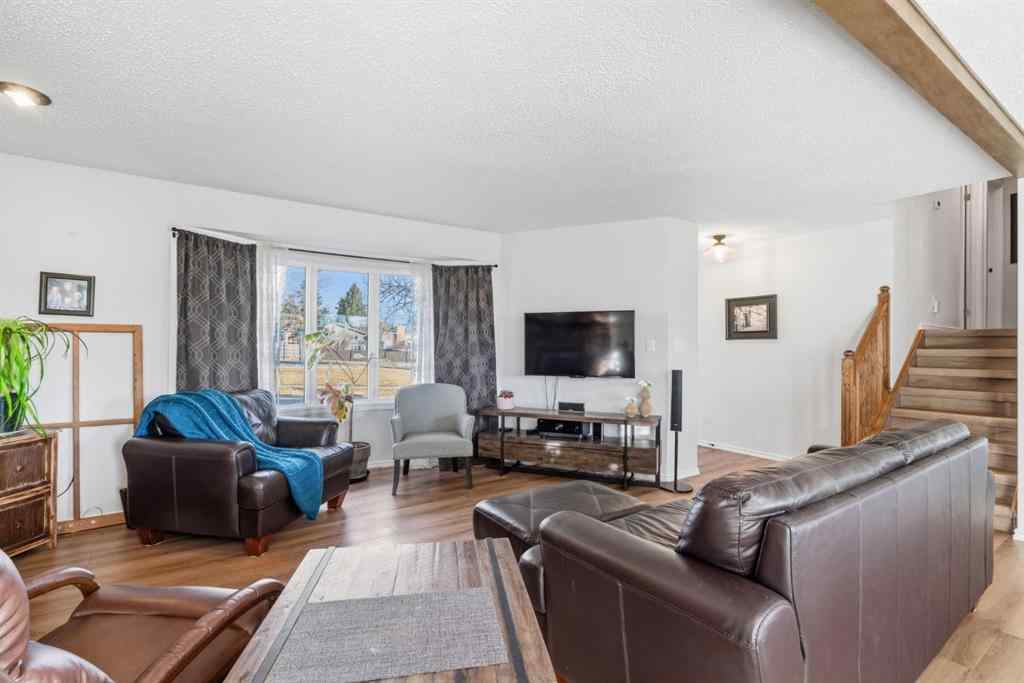 MLS&reg; # A2270372 - 33 Carolina Drive  in East End Cochrane, Residential Open Houses