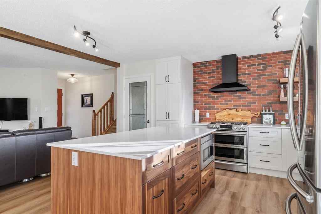 MLS&reg; # A2270372 - 33 Carolina Drive  in East End Cochrane, Residential Open Houses