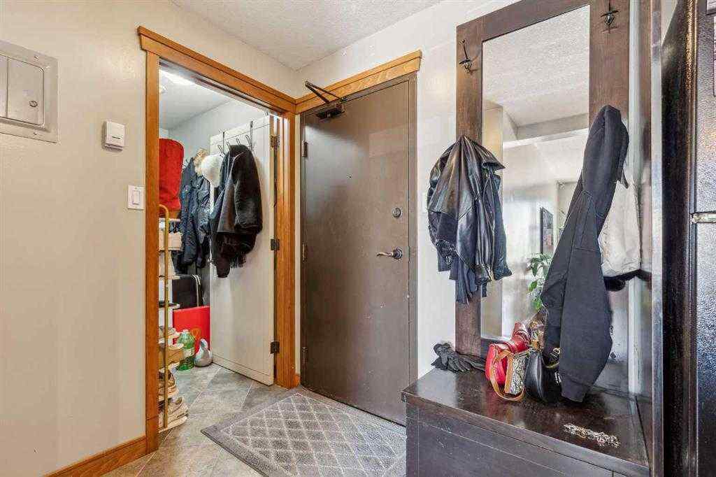 MLS&reg; # A2270375 - Unit #303 315 50 Avenue SW in Windsor Park Calgary, Residential Open Houses