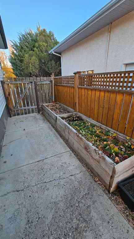 MLS&reg; # A2270377 - 448 Willow Place  in NONE Picture Butte, Residential Open Houses