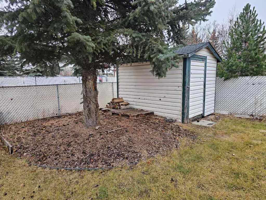 MLS® # A2270390 - 9626 65 Avenue  in Country Club Estates Grande Prairie, Residential Open Houses