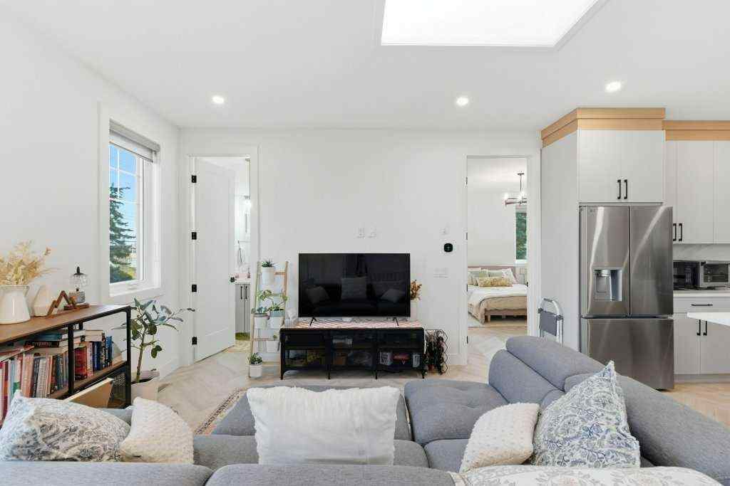 MLS® A2270400 - 3124 Leduc Crescent SW in Lakeview Calgary, Residential