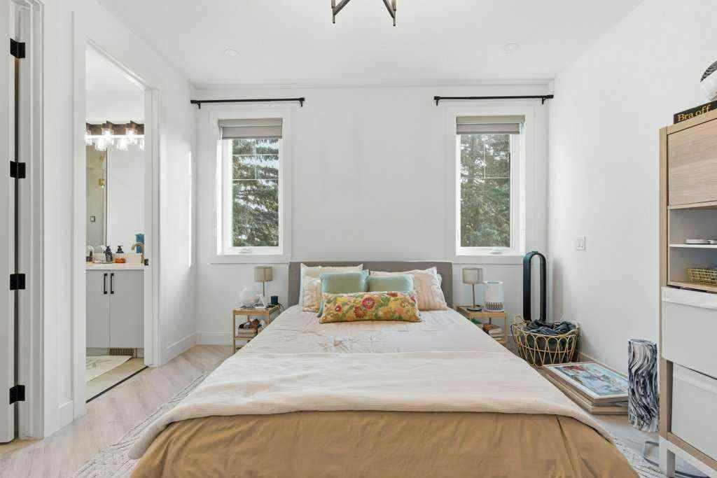 MLS® A2270400 - 3124 Leduc Crescent SW in Lakeview Calgary, Residential