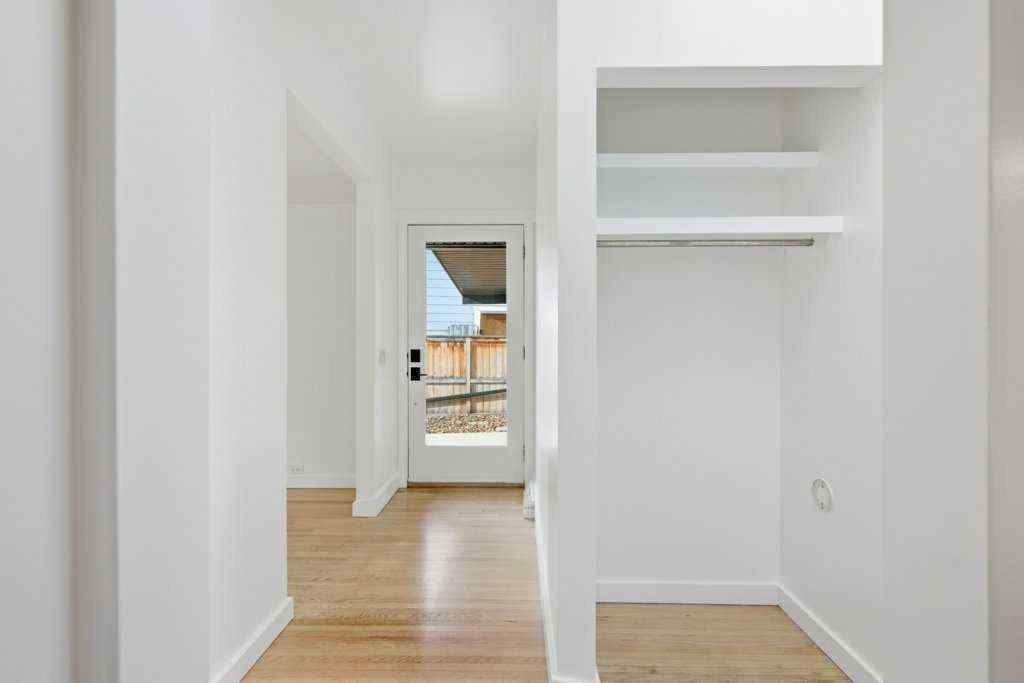 MLS® A2270400 - 3124 Leduc Crescent SW in Lakeview Calgary, Residential