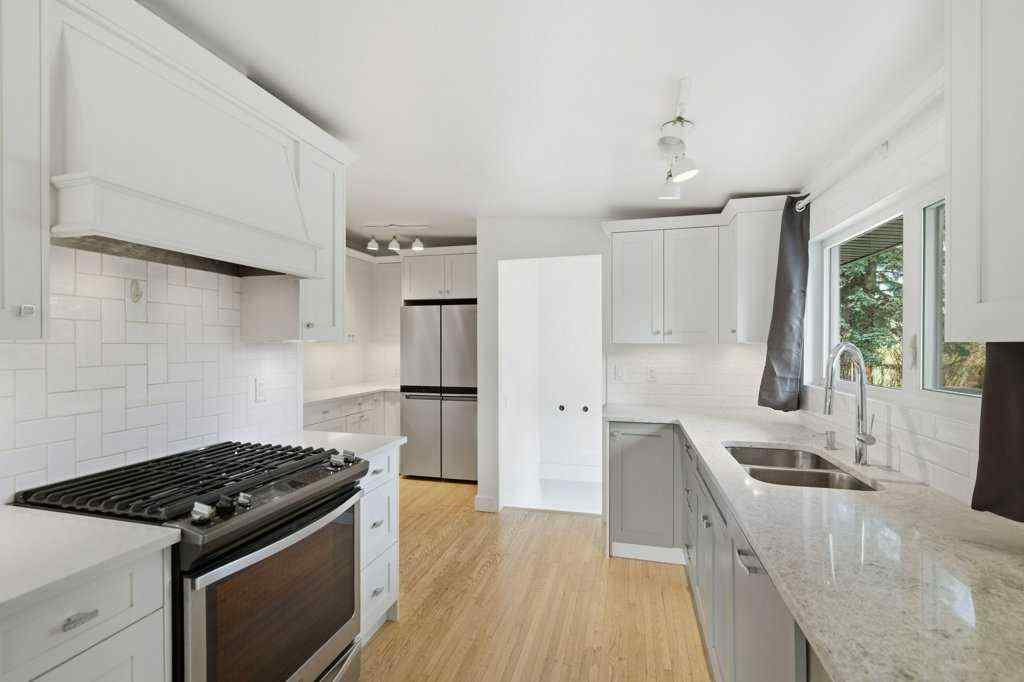 MLS® A2270400 - 3124 Leduc Crescent SW in Lakeview Calgary, Residential