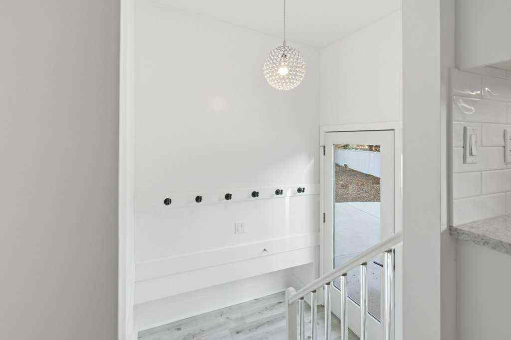 MLS® A2270400 - 3124 Leduc Crescent SW in Lakeview Calgary, Residential