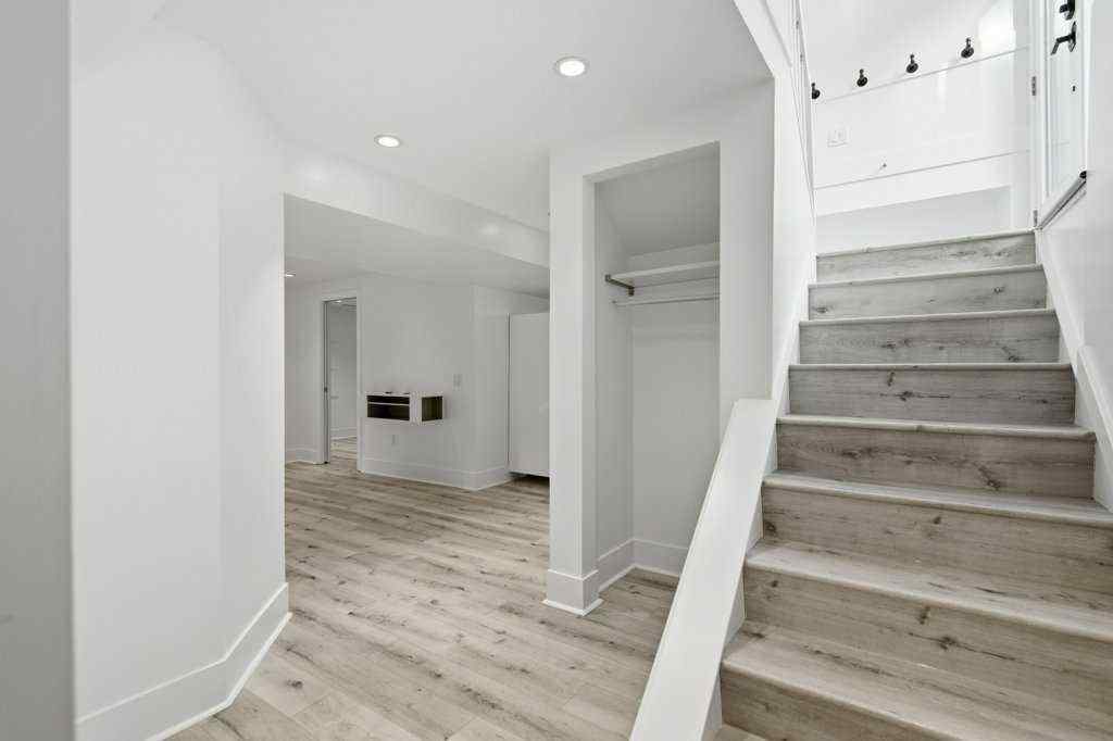 MLS® A2270400 - 3124 Leduc Crescent SW in Lakeview Calgary, Residential