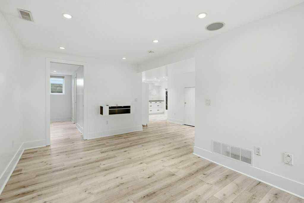 MLS® A2270400 - 3124 Leduc Crescent SW in Lakeview Calgary, Residential