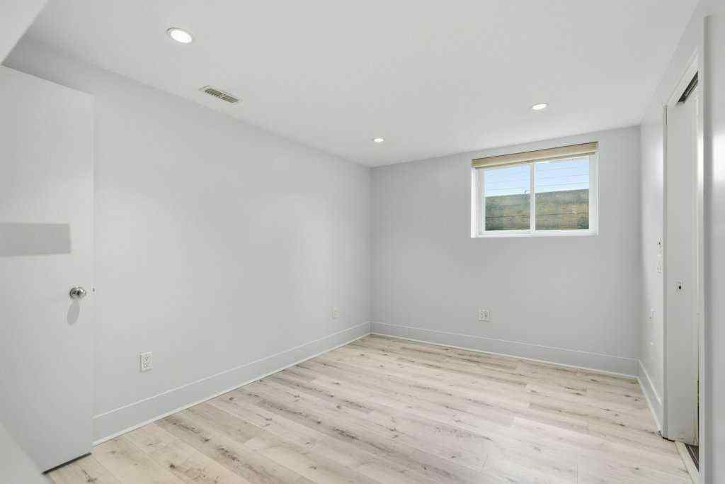 MLS® A2270400 - 3124 Leduc Crescent SW in Lakeview Calgary, Residential