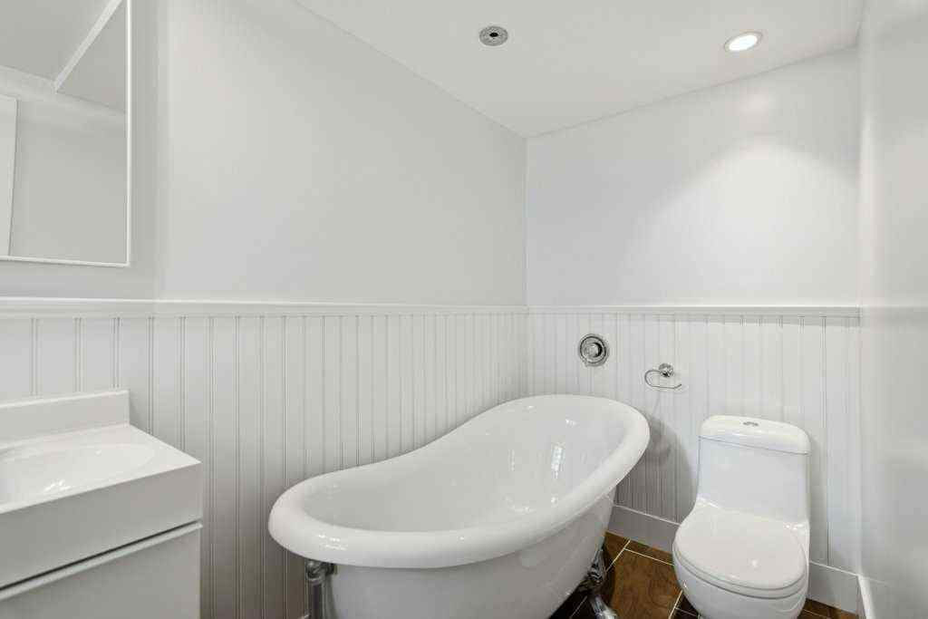 MLS® A2270400 - 3124 Leduc Crescent SW in Lakeview Calgary, Residential