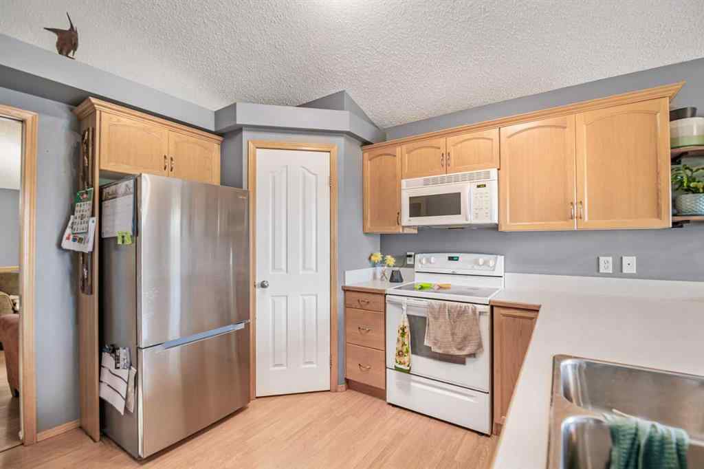 MLS&reg; # A2270417 - 27 Jacobs Close  in Johnstone Park Red Deer, Residential Open Houses