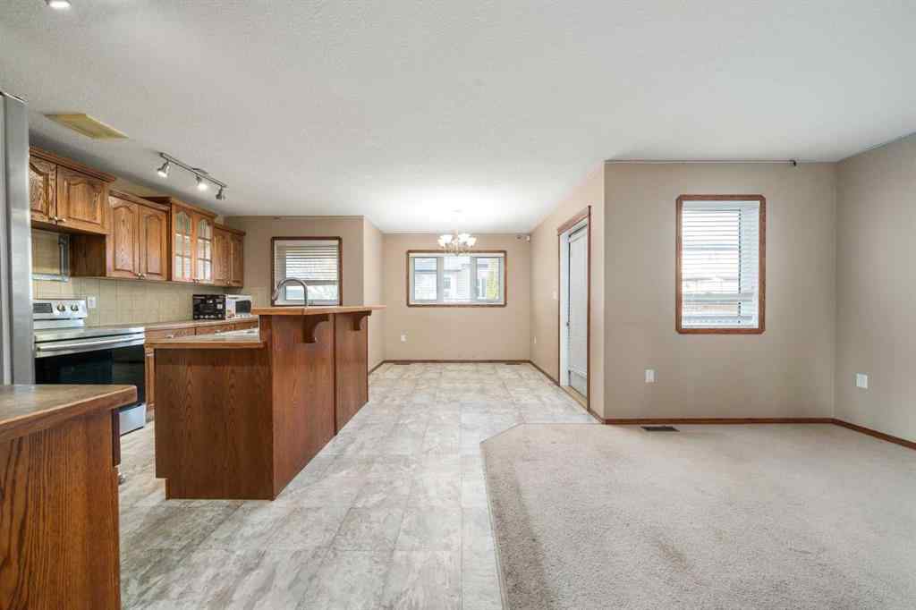 MLS&reg; # A2270429 - 197 Vista Road  in SE Southridge Medicine Hat, Residential Open Houses