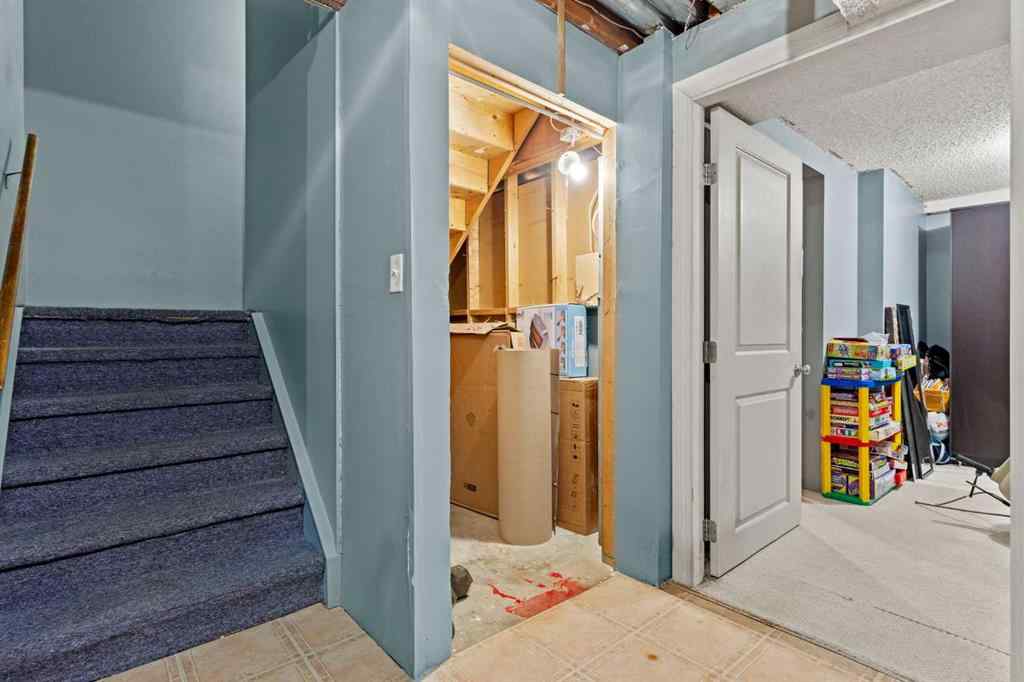 MLS® A2270431 - 6 Castleglen Road NE in Castleridge Calgary, Residential