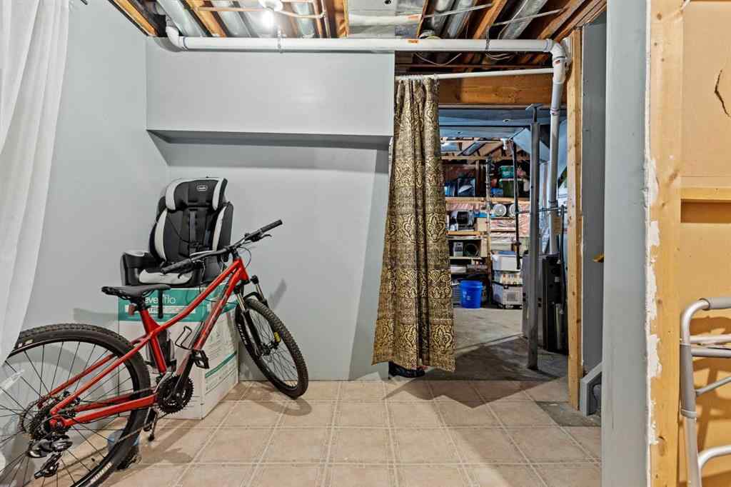 MLS® A2270431 - 6 Castleglen Road NE in Castleridge Calgary, Residential