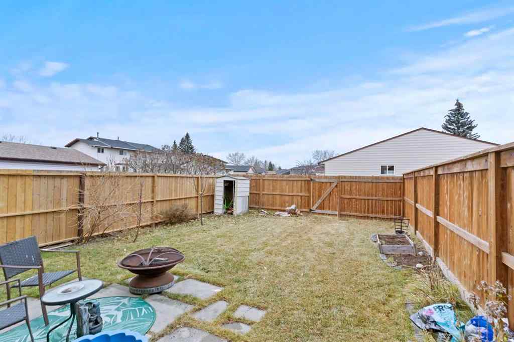 MLS® A2270431 - 6 Castleglen Road NE in Castleridge Calgary, Residential