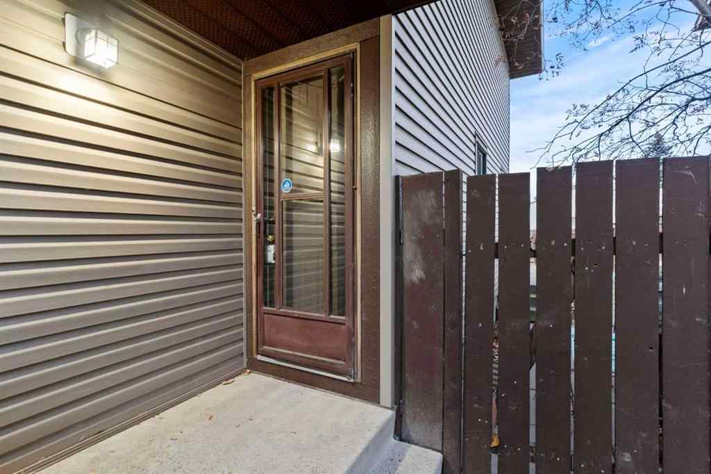 MLS® A2270431 - 6 Castleglen Road NE in Castleridge Calgary, Residential