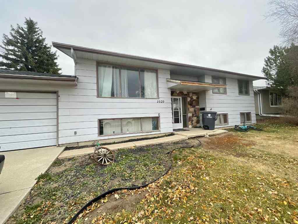 MLS&reg; # A2270432 - 1020 1 Street W in NONE Kindersley, Residential Open Houses