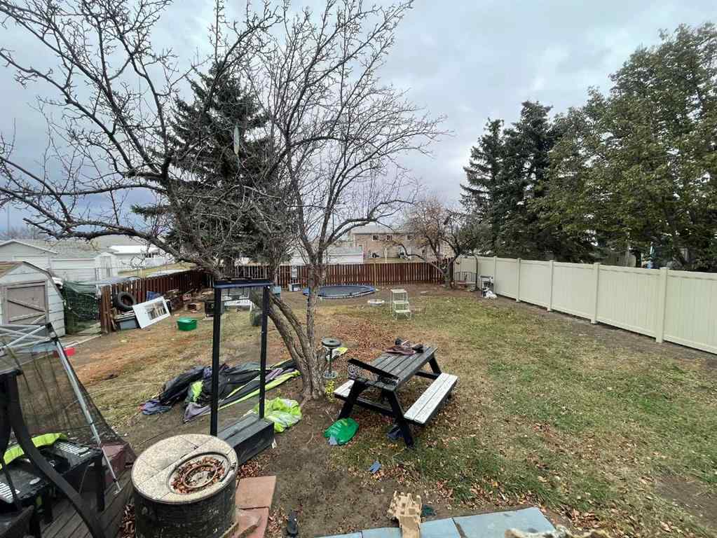 MLS&reg; # A2270432 - 1020 1 Street W in NONE Kindersley, Residential Open Houses