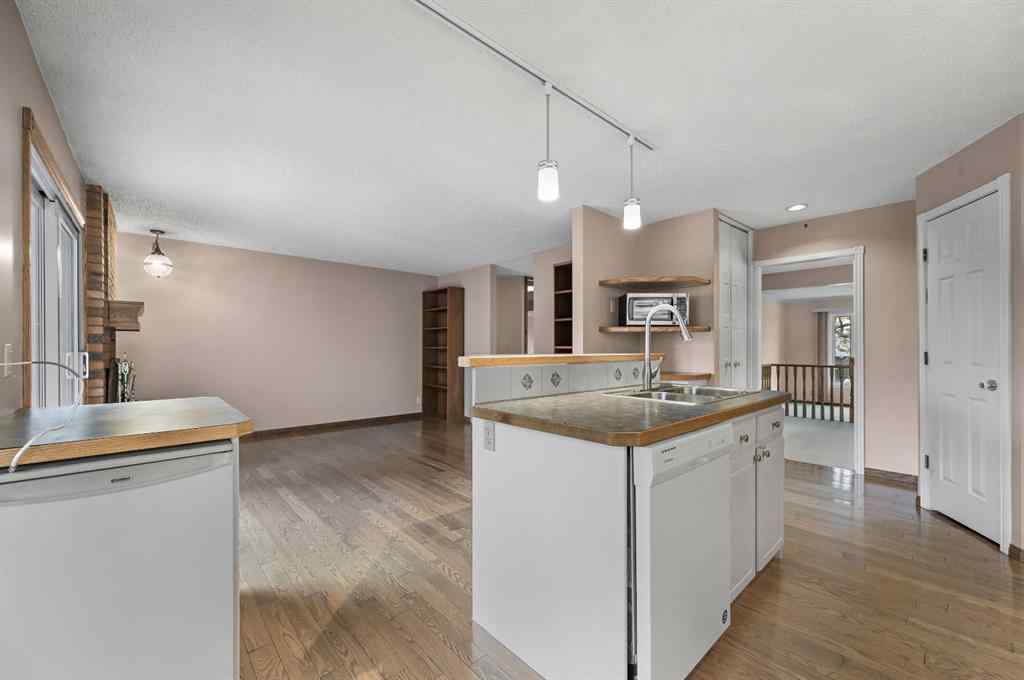 MLS® A2270434 - 328 Norseman Road NW in North Haven Upper Calgary, Residential