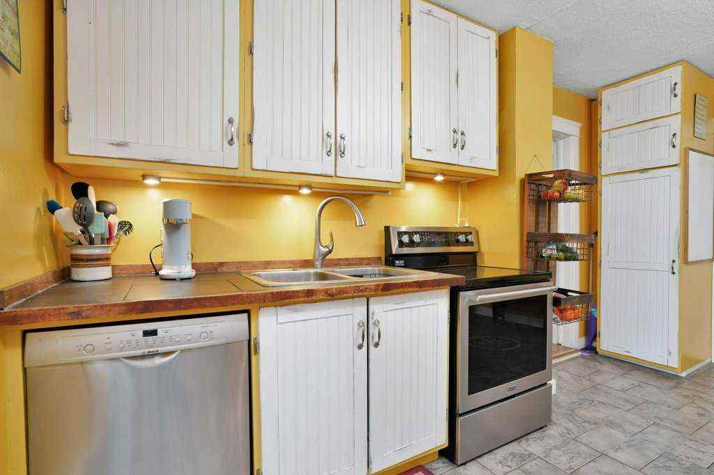 MLS&reg; # A2270438 - Unit #39212A  Highway 766 Highway  in NONE Rural Lacombe County, Commercial Open Houses