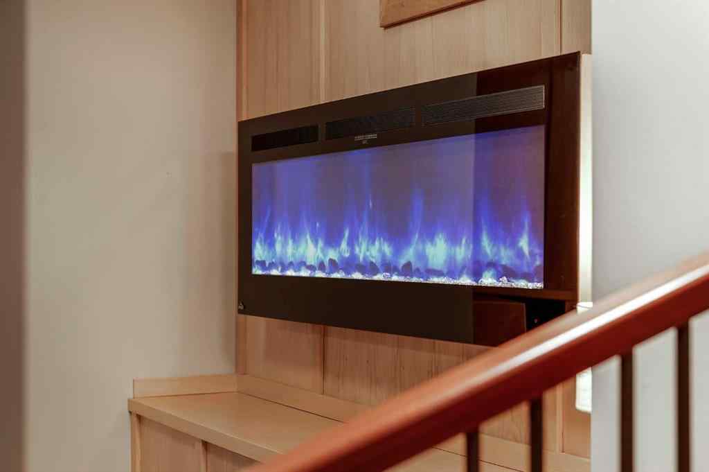 MLS® A2270440 - 1217 18 Avenue NW in Capitol Hill Calgary, Residential