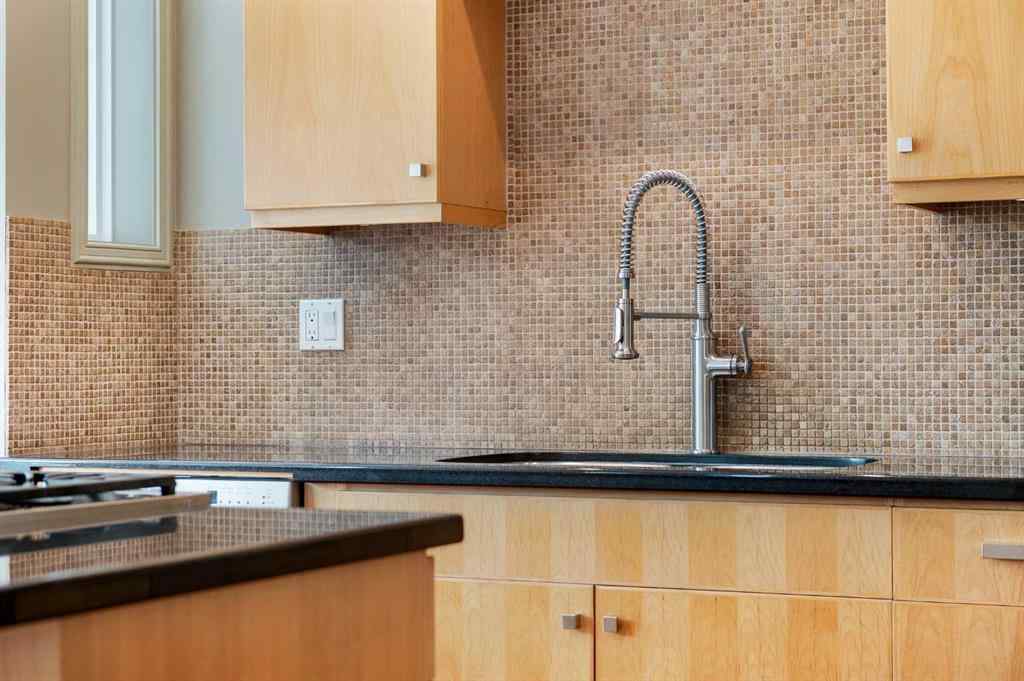 MLS® A2270440 - 1217 18 Avenue NW in Capitol Hill Calgary, Residential