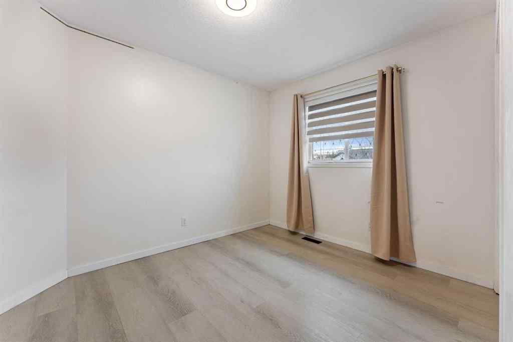 MLS&reg; # A2270444 - 140 Fairways Drive NW in Fairways Airdrie, Residential Open Houses