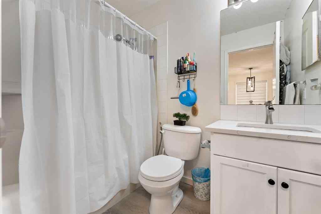 MLS&reg; # A2270444 - 140 Fairways Drive NW in Fairways Airdrie, Residential Open Houses