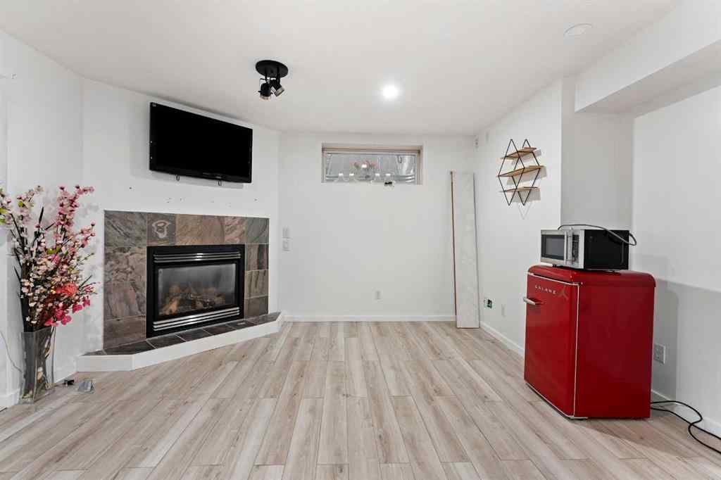 MLS&reg; # A2270444 - 140 Fairways Drive NW in Fairways Airdrie, Residential Open Houses