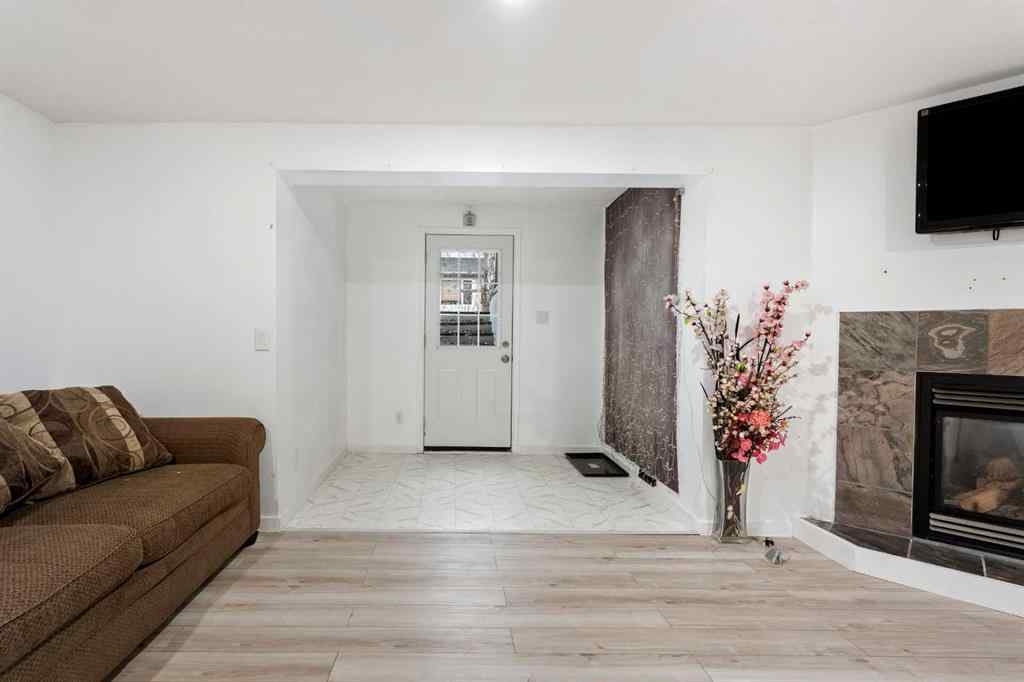 MLS&reg; # A2270444 - 140 Fairways Drive NW in Fairways Airdrie, Residential Open Houses