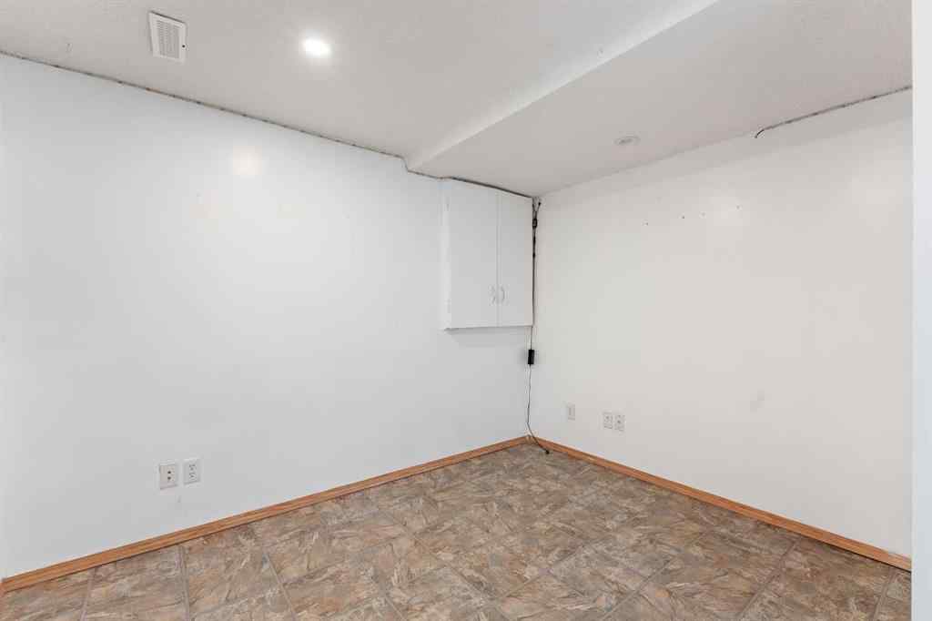 MLS&reg; # A2270444 - 140 Fairways Drive NW in Fairways Airdrie, Residential Open Houses