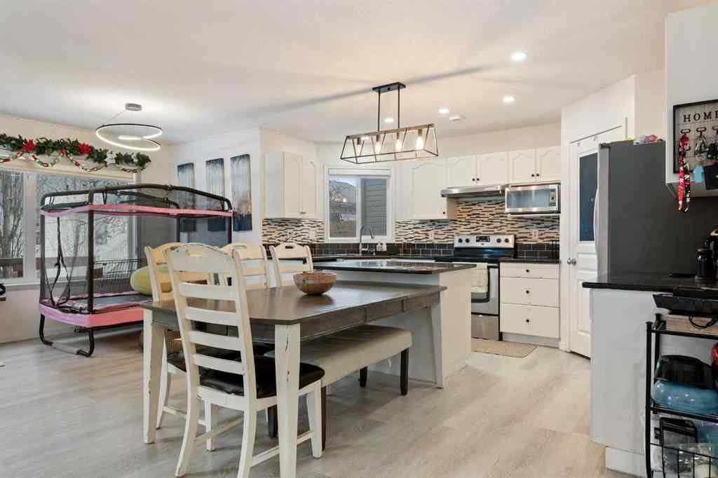 MLS&reg; # A2270444 - 140 Fairways Drive NW in Fairways Airdrie, Residential Open Houses