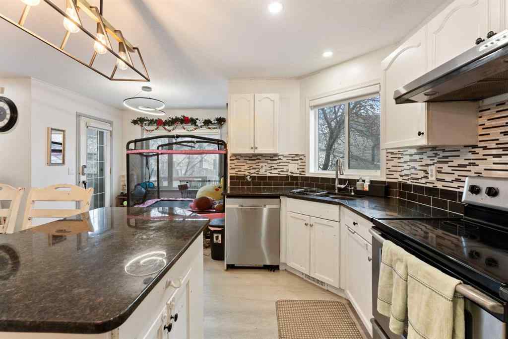 MLS&reg; # A2270444 - 140 Fairways Drive NW in Fairways Airdrie, Residential Open Houses