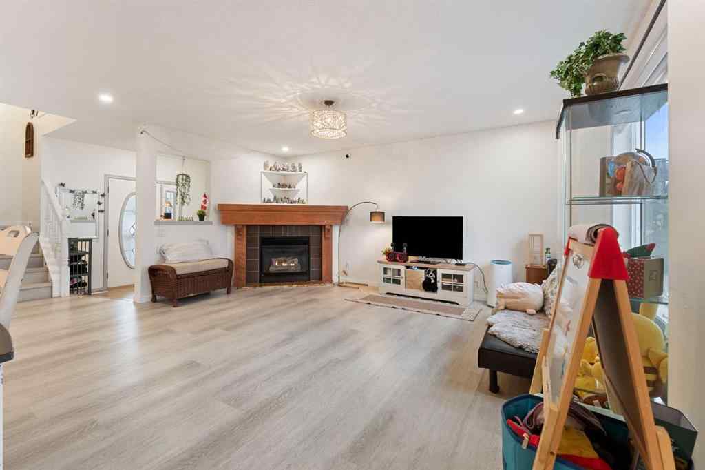 MLS&reg; # A2270444 - 140 Fairways Drive NW in Fairways Airdrie, Residential Open Houses