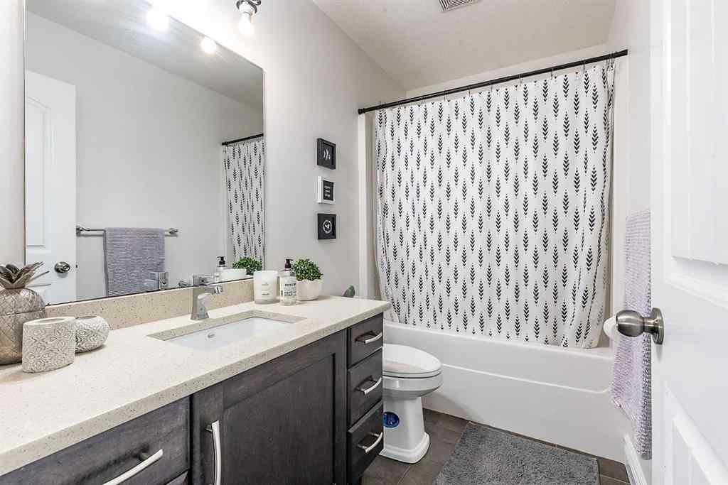 MLS&reg; # A2270455 - 203 Sterling Crescent SE in SE Southridge Medicine Hat, Residential Open Houses