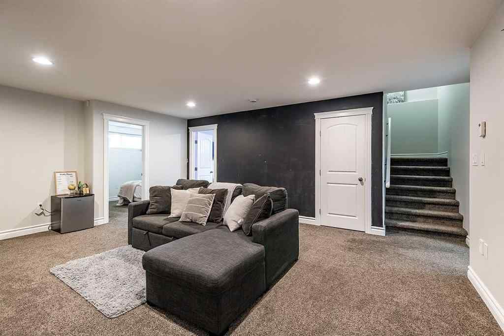 MLS&reg; # A2270455 - 203 Sterling Crescent SE in SE Southridge Medicine Hat, Residential Open Houses