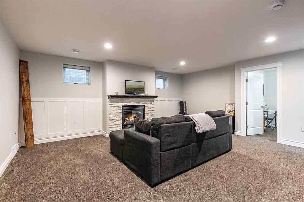 MLS&reg; # A2270455 - 203 Sterling Crescent SE in SE Southridge Medicine Hat, Residential Open Houses