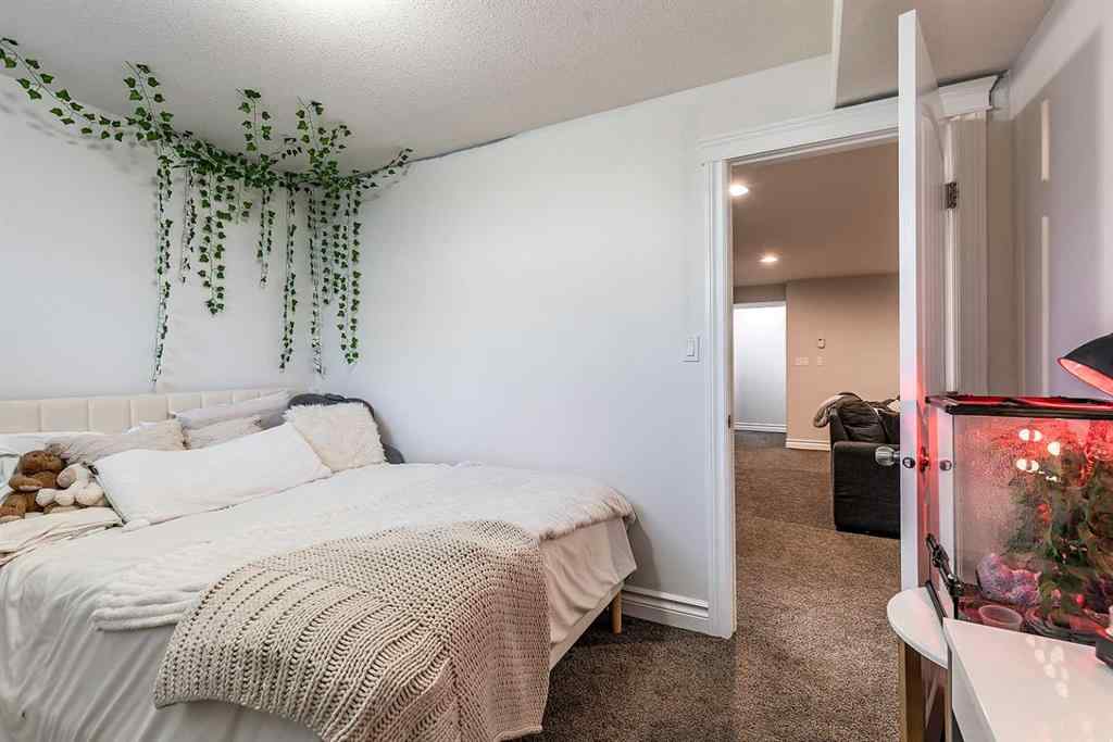 MLS&reg; # A2270455 - 203 Sterling Crescent SE in SE Southridge Medicine Hat, Residential Open Houses