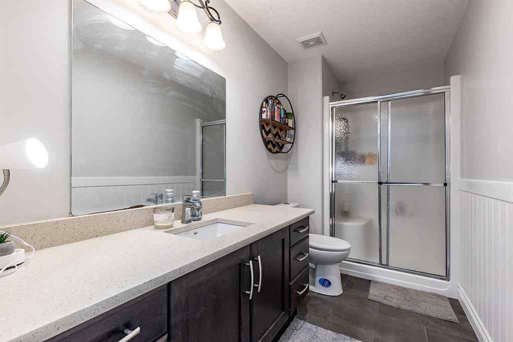 MLS&reg; # A2270455 - 203 Sterling Crescent SE in SE Southridge Medicine Hat, Residential Open Houses