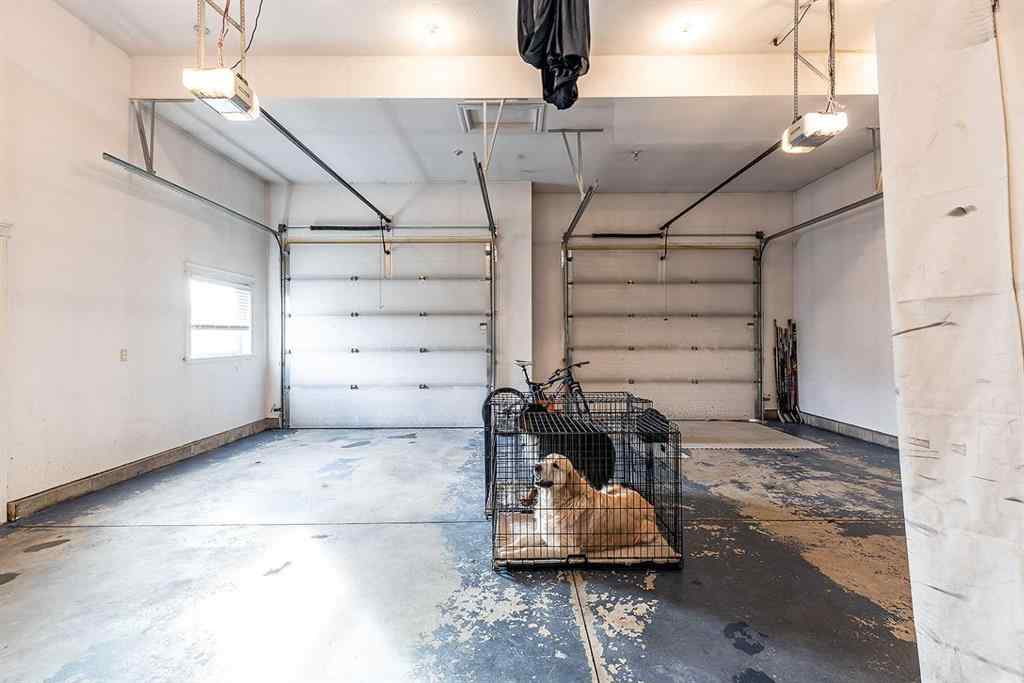 MLS&reg; # A2270455 - 203 Sterling Crescent SE in SE Southridge Medicine Hat, Residential Open Houses