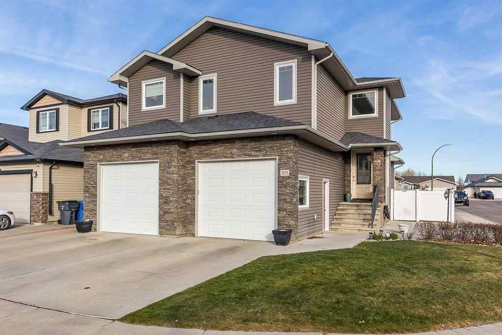 MLS&reg; # A2270455 - 203 Sterling Crescent SE in SE Southridge Medicine Hat, Residential Open Houses