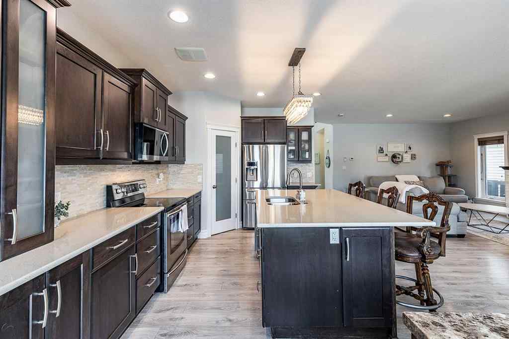 MLS&reg; # A2270455 - 203 Sterling Crescent SE in SE Southridge Medicine Hat, Residential Open Houses