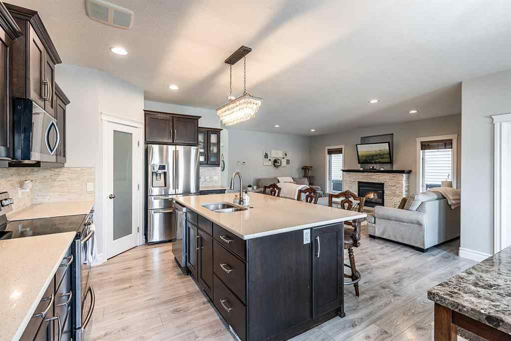 MLS&reg; # A2270455 - 203 Sterling Crescent SE in SE Southridge Medicine Hat, Residential Open Houses