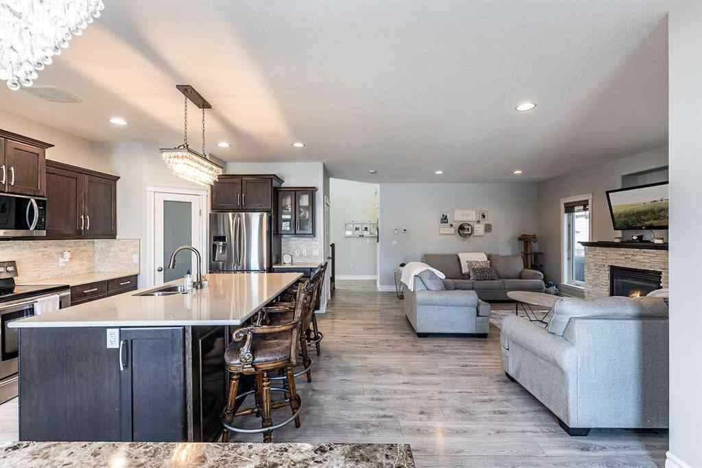 MLS&reg; # A2270455 - 203 Sterling Crescent SE in SE Southridge Medicine Hat, Residential Open Houses