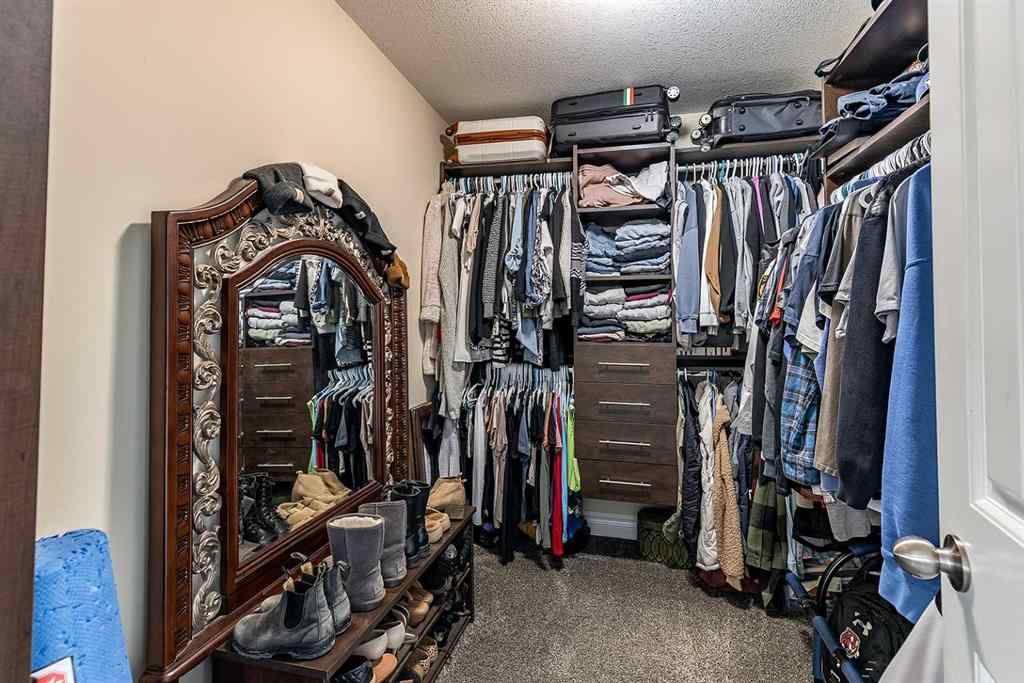 MLS&reg; # A2270455 - 203 Sterling Crescent SE in SE Southridge Medicine Hat, Residential Open Houses