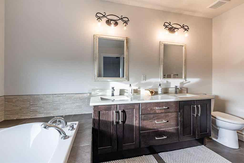 MLS&reg; # A2270455 - 203 Sterling Crescent SE in SE Southridge Medicine Hat, Residential Open Houses